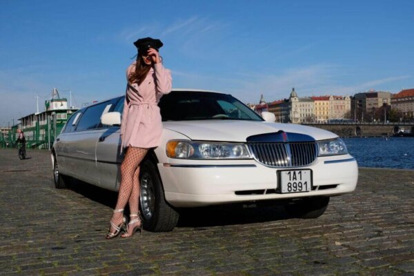 Prague limousine lincoln tansport